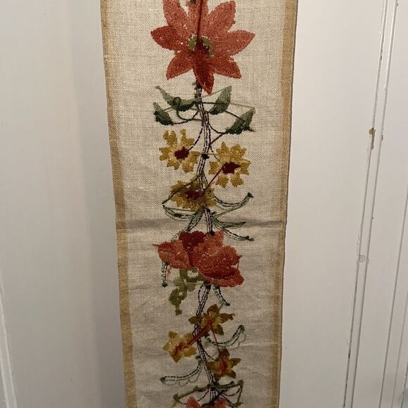 Vintage 70s Crewel Embroidery on Fine Linen Tapestry Bell Pull - Picture 7 of 8